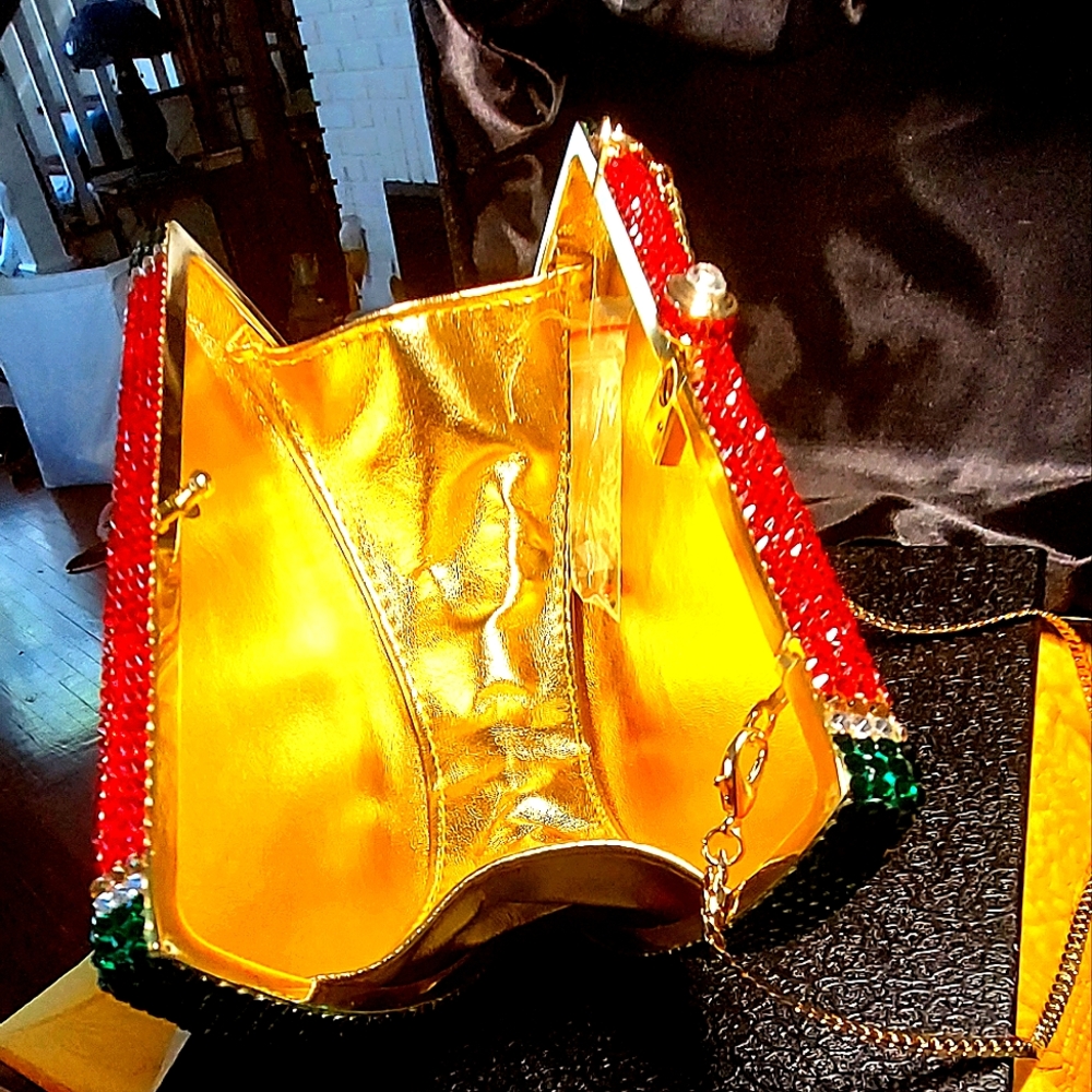 β€οΈNWT Large Crystal Bag clutch with black "seeds" - Picture 5 of 6